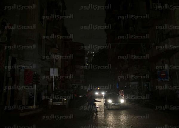 AlMasryAlYoum's tweet photo. #المصري_اليوم | بالفيديو.. متحدث ائتلاف مهندسي الكهرباء: انقطاع التيار قد يصل 12 ساعة يوميا  http://t.co/G5UhS2cDQI   http://t.co/9F7IvspcnU