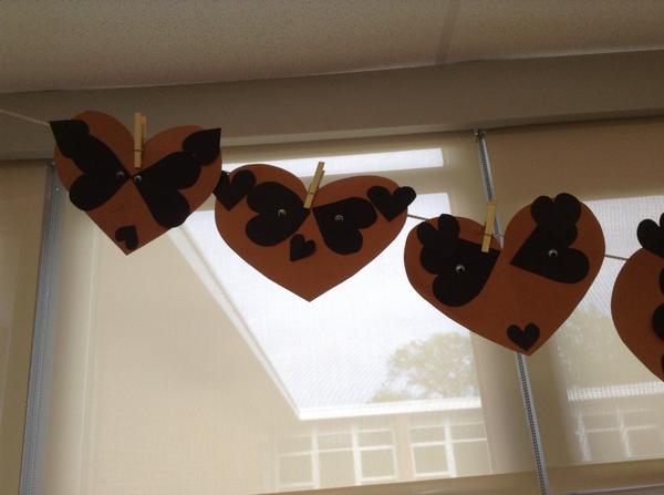 TeamHafner's tweet image. Showing our love, making Chester! #firstdayofK