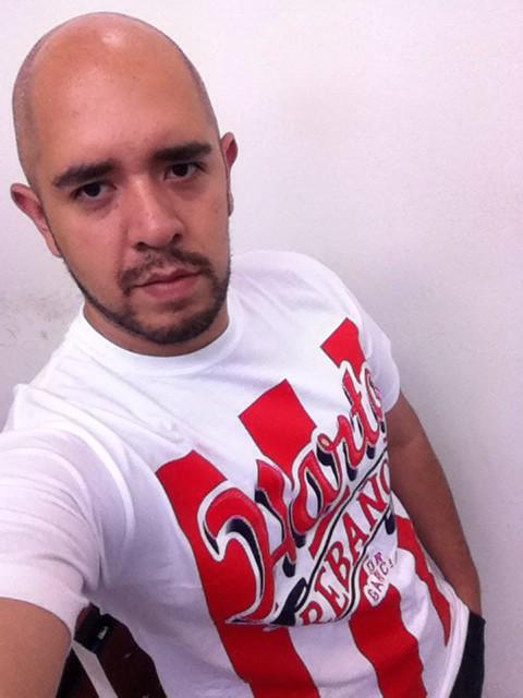 Armancast10's tweet photo. Casual tirando rostro con #hartorebaño @GarciaPosti saludos! http://t.co/1LR7eN3vmd