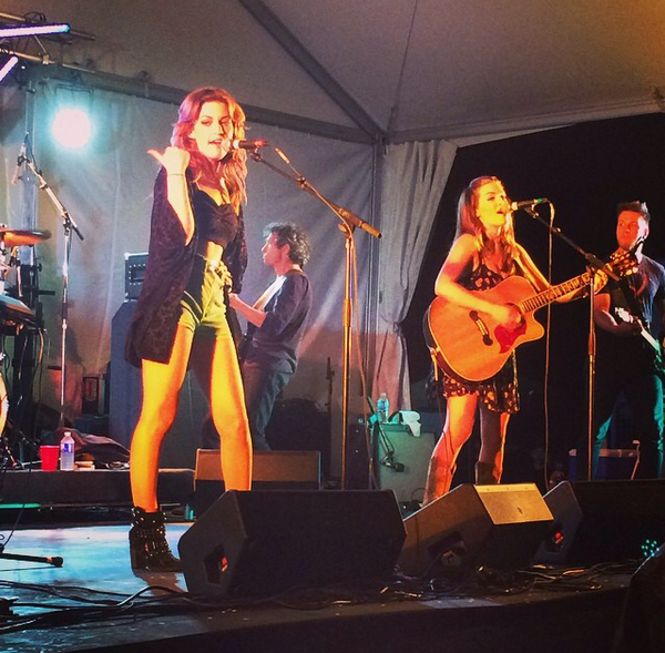 One More Girl tweet media