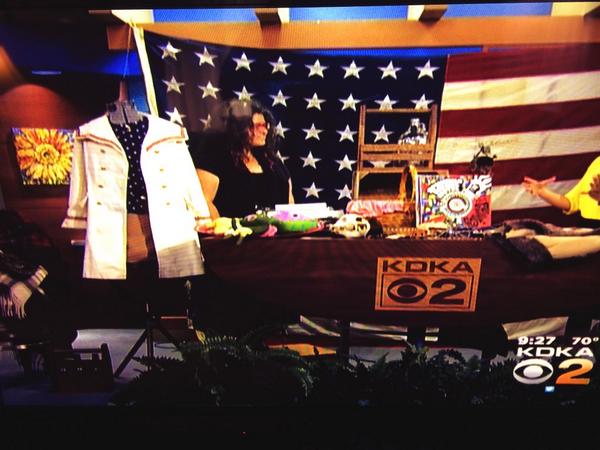 HaulABrew's tweet photo. Thanks @NBHDFlea for the mention today on @CBSPittsburgh #shoppgh #fleafinds #madeinpittsburgh http://t.co/vt2xK0Jdje