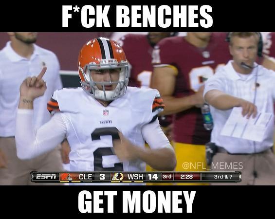 SCNotTopTen's tweet photo. Johnny Clipboard be like... http://t.co/kfvJJzxAal
