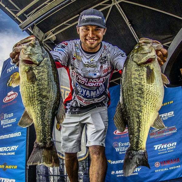 EcoProTungsten's tweet photo. Sitting in first after Day 1 with 20 lbs 10 oz http://t.co/jhTunJtrVT
