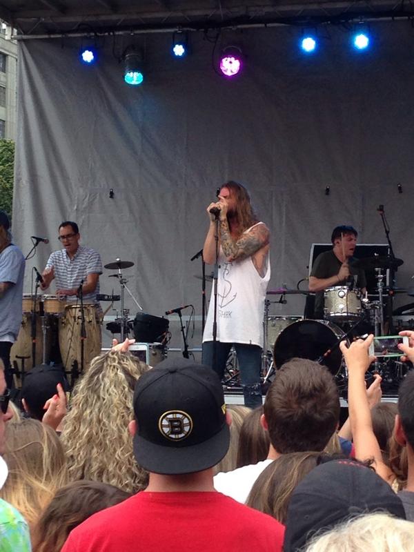 jbag7's tweet photo. Killin it #dirtyheads #radio92.9 http://t.co/yTsO9PEtMB