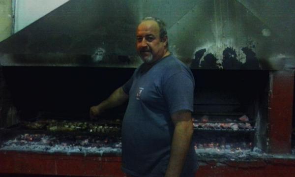 3Garavaglia's tweet photo. #Instituto El maestro ya tiene el asado listo...y Miliki el equipo. Tras la cena, parten a San Juan. @mundoascenso http://t.co/62IY56iUML