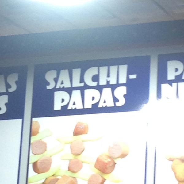 beatrigilortiz2's tweet photo. Salchi-papas para todos @Geemsb http://t.co/uwyQzEnyyu