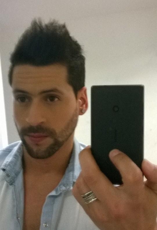 AngeloCano2014's tweet photo. No se olviden de apoyarnos hoy con el HT #RitmoKilates en minutos estare bailando para todos ustedes! @AngeloSEMtc http://t.co/loM8AUmhkl