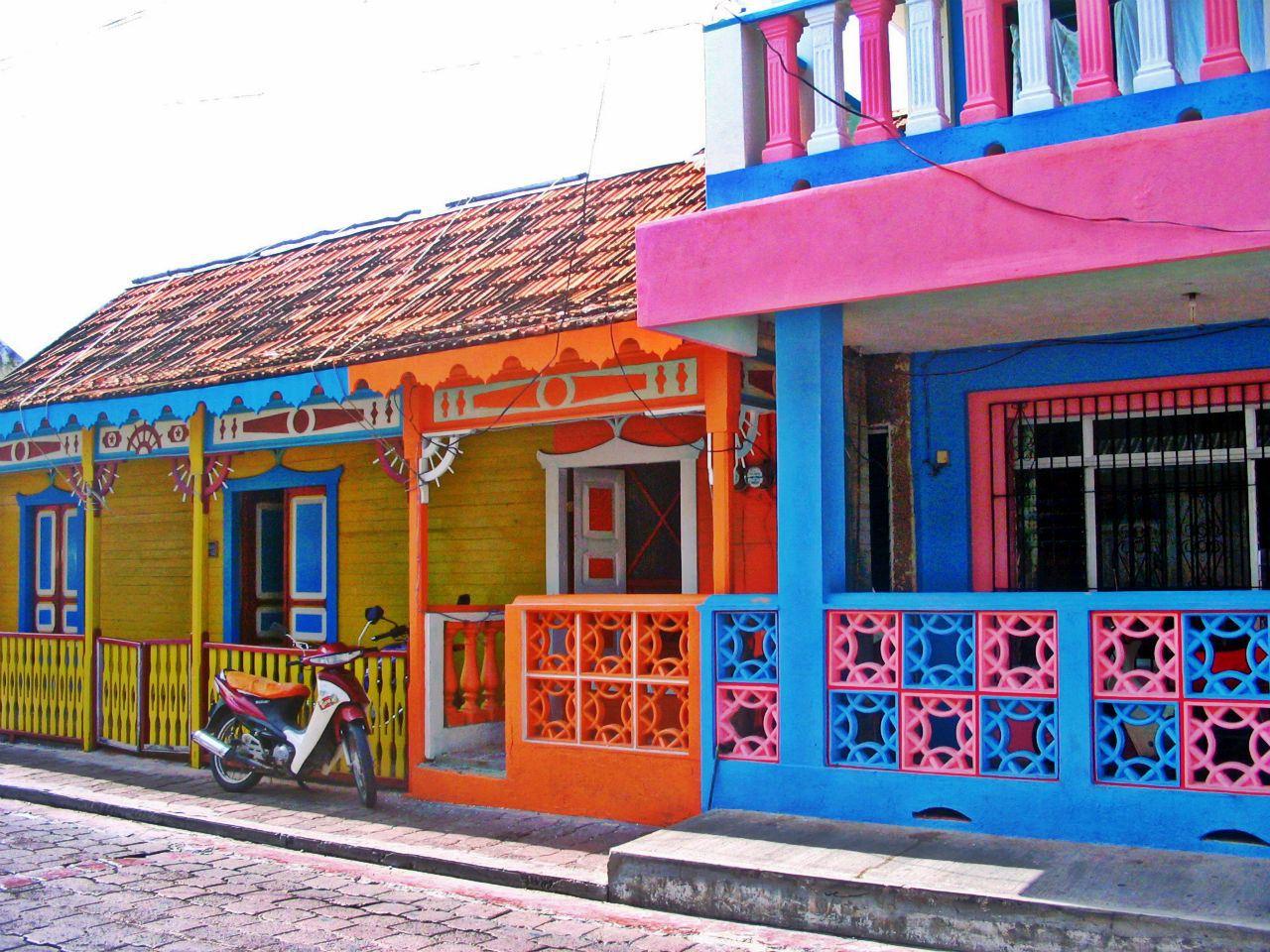 Isla Mujeres es la prueba de que existe color cerca del mar Caribe.
