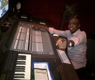 BEATnHITMAKERS's tweet photo. For your dope music productions and sound engineering, contact @xmondtpro on 29911BDF or call 07064409718. http://t.co/UUp2u8vSlo
