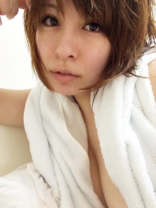 お風呂あがあり！ iPhoneの画質の良さに感動している！&larr;まだ笑 http://t.co/Y3DX05DQMO<a href="/tag/mytwitteranniversary"class="tags"><span>#mytwitteranniversary</span></a>