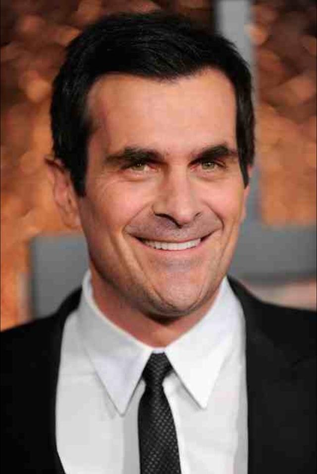 Happy Time, people! Happy 47th birthday, Ty Burrell! Phil Dunphy is one of the best TV dad ever!!! 