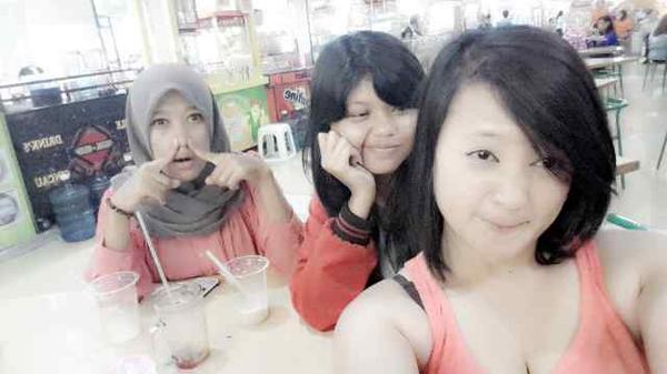 "<a href="/PuteriVespa/">Heycess!</a>: #celfiealeaitcdepok "cantik" neng