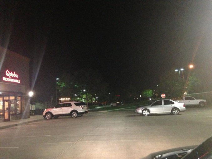 Genuinely confused as to why this car is parked in the MIDDLE of the fricking road in the front of Qdoba<a href="/tag/latenighttherapy"class="tags"><span>#latenighttherapy</span></a>