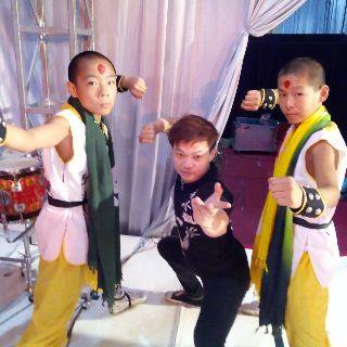 shao_di's tweet photo. With shaolin kids from china http://t.co/lbtMFGgd4e