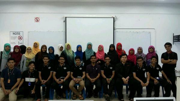 huffazboyz95's tweet image. Kami x support seruan berkabung tapi niee mmg pakaian rasmi kiteorg...Haha...#throwback #kursusArduino @UiTMTRobotic