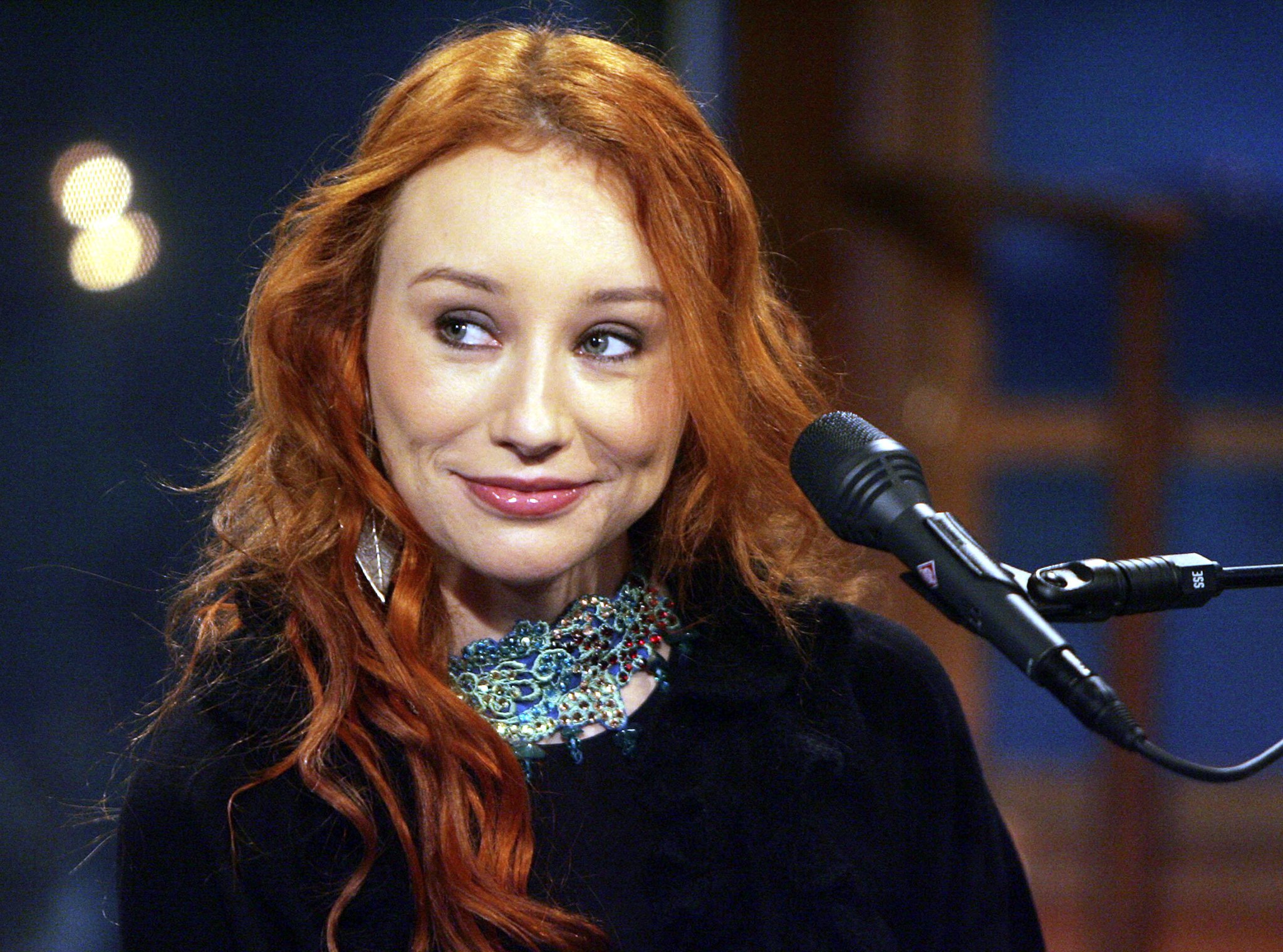 Happy 51st birthday, Tori Amos. 