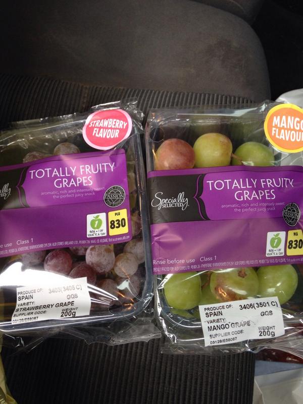 BracklaSW's tweet image. Lush new grapes super free and super delicious # aldi 99p