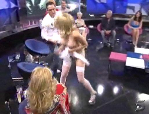 FindJob5's tweet image. Se Queda DESNUDA En Directo En Progrma De TV » mapex goo.gl/vk80dx