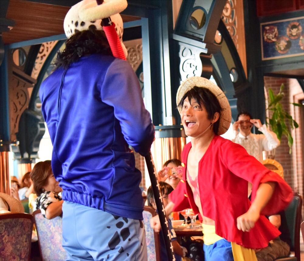 しのぶ A Twitter まっちゃんルフィと森下くんロー 嫌がるローに行くぞ と言わんばかりに笑いかけるルフィ ローは見えにくいですが帽子に手を当ててため息 萌えるという単語しか思い浮かばない件 Http T Co p5cq2egu