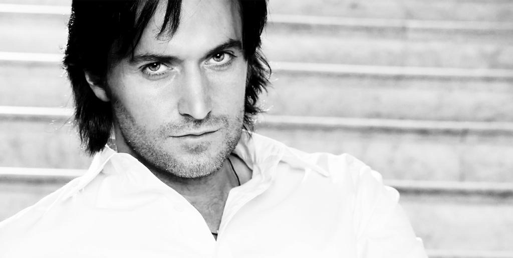  felicitamos por su cumpleaños a nuestro Thorin favorito... ¡Happy Birthday Richard Armitage! 