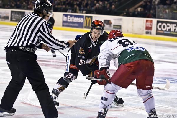 BoxersBordeaux's tweet photo. #GAMEDAY - 20h - @PatinoireMrdck - #matchsamicaux2014 : @boxersbordeaux vs @HormadiElite ! #GoBoxersGo http://t.co/cYJupBOwtH