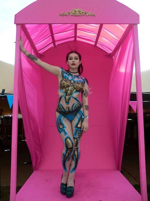 Pixie Lawrie (@pixie_paint) on Twitter photo Another blast from the past with <a href="/_hannahdaisy/">Hannah Daisy Fresh</a> at <a href="/WirelessFest/">Wireless Festival</a> with <a href="/CirqueLeSoir/">Cirque le Soir</a> Another blast from the past with <a href="/_hannahdaisy/">Hannah Daisy Fresh</a> at <a href="/WirelessFest/">Wireless Festival</a> with <a href="/CirqueLeSoir/">Cirque le Soir</a>