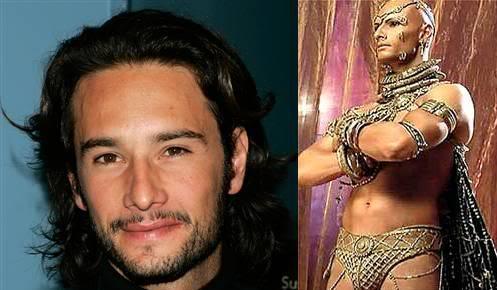 Happy birthday Rodrigo Santoro! The only man who can be both the hot co-worker and ruthless unattractive Xerxes. 