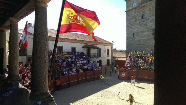Todo preparado en fuenteguinaldo,donde disfrutaremos de un toro de Matías Sánchez,vamos a verlo!!