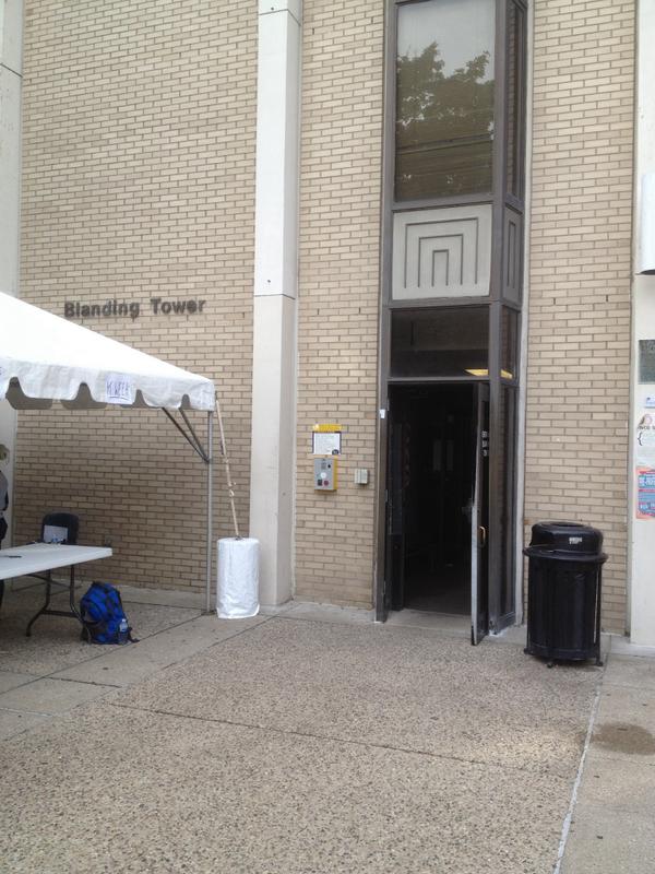 BlandingTower's tweet photo. Our doors are open. Let’s do this! #BTower #uk18 http://t.co/k0rLYdVMgM