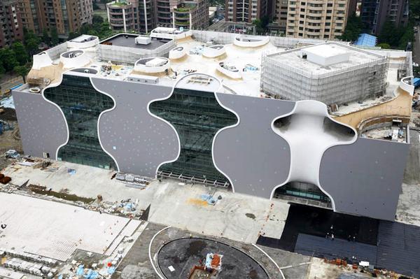 designboom's tweet photo. a look at #toyoito's taichung metropolitan opera house in #taiwan taking shape: http://t.co/IihWZ1dStM http://t.co/OnhKF4Xxys