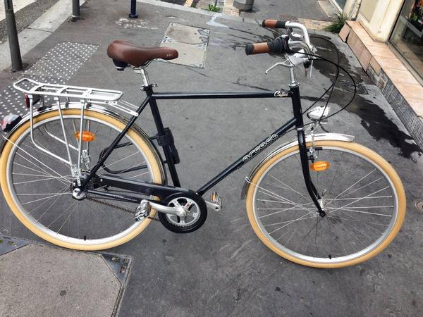 veloservices's tweet photo. Entamez la nouvelle rentrée avec ce joli vélo rétro et branché disponible en taille 56 http://t.co/gXEReEDpPY http://t.co/vJ9u5pozCc