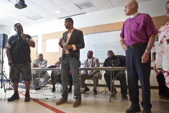 HtfdCityline's tweet photo. At #Hartford Forum On Violence, A Plea To Help The Fathers http://t.co/VeJS2kBLA4 http://t.co/DvpFi6Ckg0