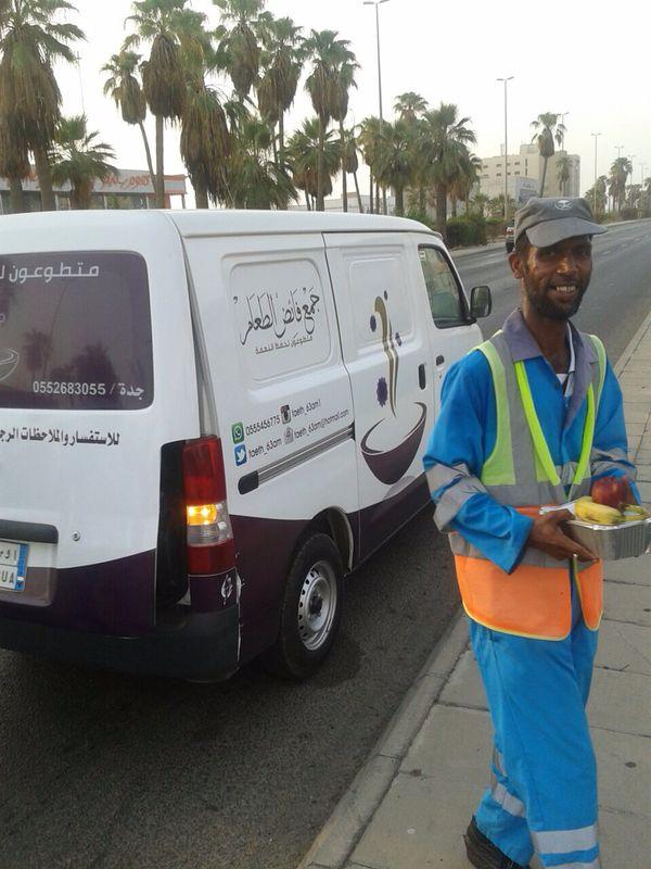 DrLalibrahim's tweet photo. جمعية بالرياض لتوزيع فائض الطعام 
فكرة ممتازة للتضامن الاجتماعي 
وان مازلنا ننادي ب لا تسرفوا
ادعموها برتويت من فضلكم http://t.co/bDYgiGQskU