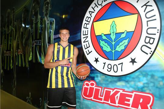 BlogFBU's tweet photo. .@LeaderOfHorde Sırp basınına röportaj verdi http://t.co/1qf25Gotcl #BlogFBU #FBUbasket #BogdanBogdanovic #Röportaj http://t.co/QE3Y6agbbS