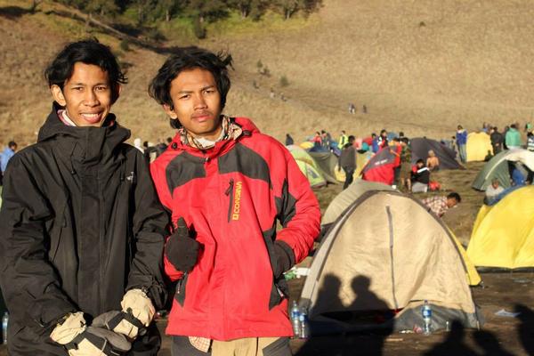yandiindr_'s tweet image. with @randysetiawan6 #Ranukumbolo #MtSemeru #3676Mdpl #17Agustus2014 ;;)