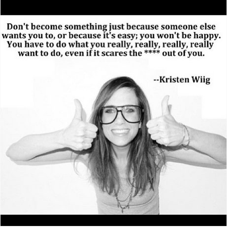 Happy Birthday, Kristen Wiig! Everybody looks gorgeous when they wear a smile. 