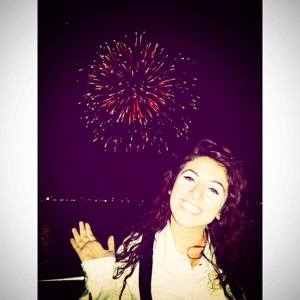 EDAAZAP's tweet photo. Büyük bir gülümseyiş hayata karşı silahın olsun... #PoolQuay #32diş 😄🎆 http://t.co/c1uyfOh0In