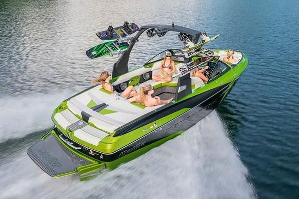 Introducing the all-new Wakesetter #22VLX for 2015! VIDEO: malibuboats.com/video/22vlx #wakeboarding #boating