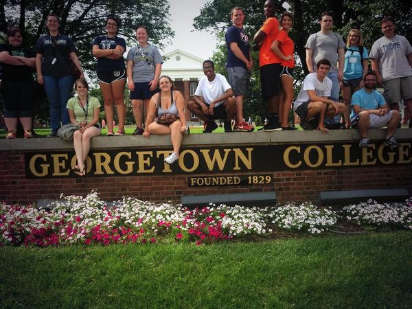 baileymilam's tweet photo. Group 2 #PostcardGeorgetown #GCOrientation 🐯☺️ http://t.co/w455nXMypQ