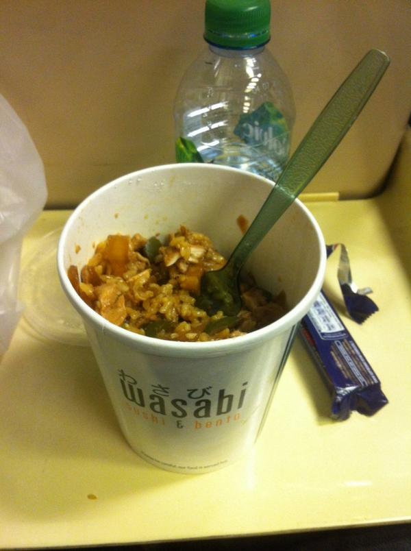 ArinjayKishan's tweet photo. "Whats's that smell?" It's the beautiful smell of a chicken teriyaki #wasabi #bento #sociallyunacceptablefood http://t.co/fqEKbQ3bSS