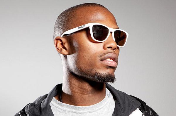 RealVelvetCouch's tweet photo. @bobatl 
Singles : B.o.B : New Black
http://t.co/Iaeohg7jlf
photooftheday #perfezione #rozzano #top #fedez http://t.co/DEleomnfNy