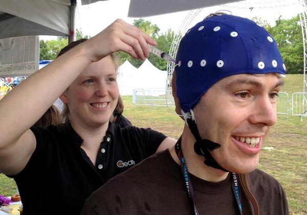 WIRED's tweet image. This guy just built a mind-controlled robot wrd.cm/1saMpSx