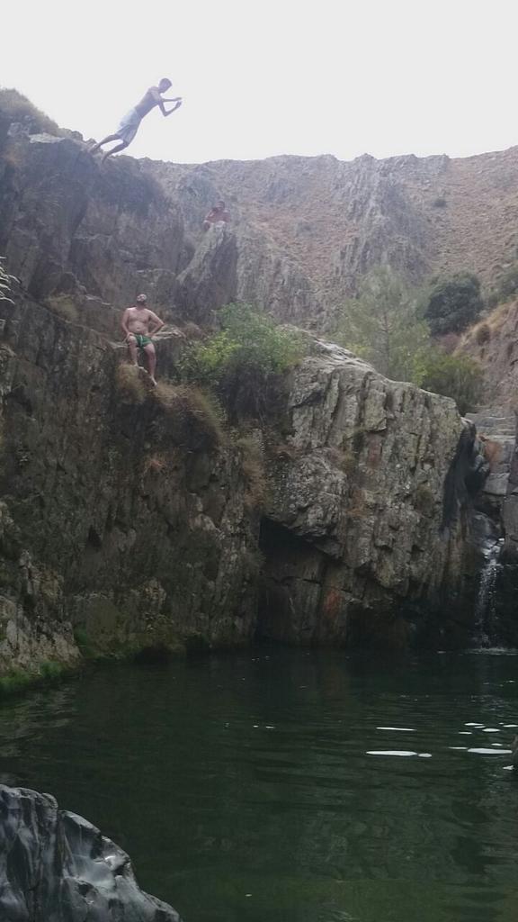 Daavid_blanco's tweet photo. Menudo salto jajaj http://t.co/VwsqpDR21a