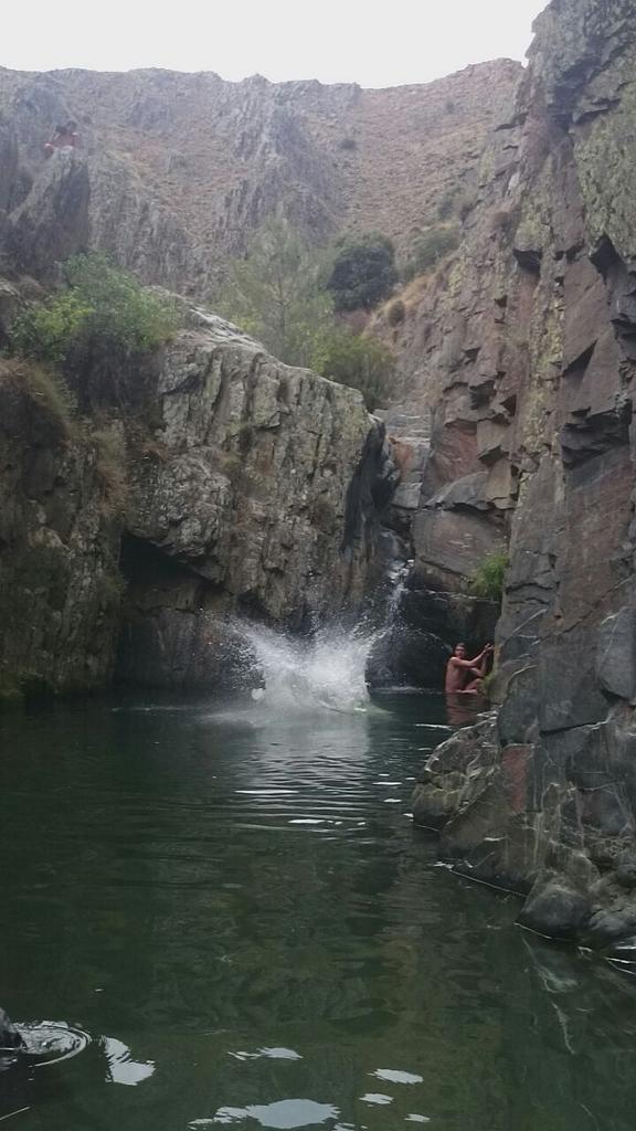 Daavid_blanco's tweet photo. Menudo salto jajaj http://t.co/VwsqpDR21a