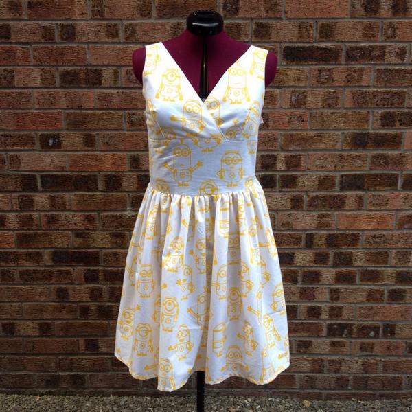 My dresses are made to order, but worth the wait! Available from interrobangart.co.uk #womaninbiz #wineoclock