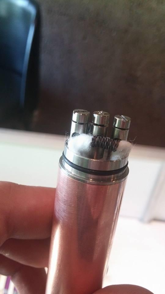 EmeraldVapors's tweet photo. 28G Twisted Parallel (sleeper-style) on a Mephisto RDA by one of our employees! #ecig #kickashes #vapelife #vaping http://t.co/Vu3QuWLgAc