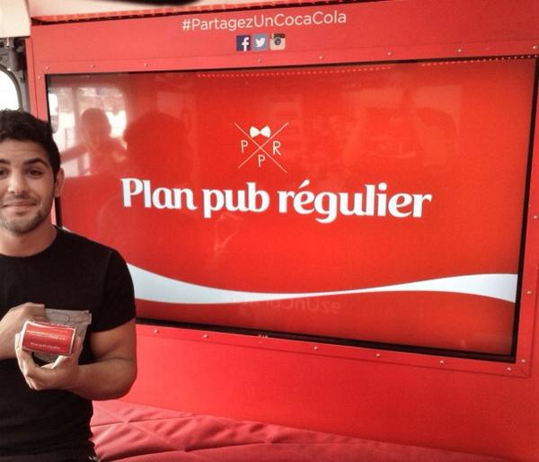 PlanPubRegulier's tweet photo. @PlanPubRegulier a testé le #BusCocaCola @CocaCola à Bordeaux http://t.co/sZ4x09dPOF http://t.co/vT4V1F9Unb