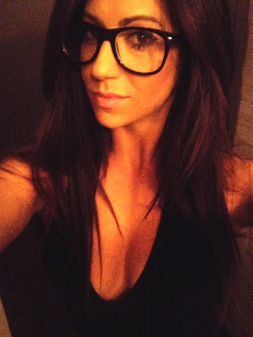 Surprise !!! Alma Mei pop up shop at Foxhole today and happy hour!! Yes! Happy Friday :) @FoxholeBar<a href="/tag/humpday"class="tags"><span>#humpday</span></a>