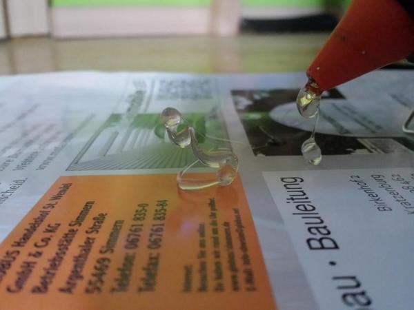 AnnaMebus__'s tweet photo. Mein Ordner wird so perfekt😍
P.S:Meine Heißklebepistole ist undicht und macht geile Figuren😂 #BackToSchoolWithSami http://t.co/esWlwiKbbA