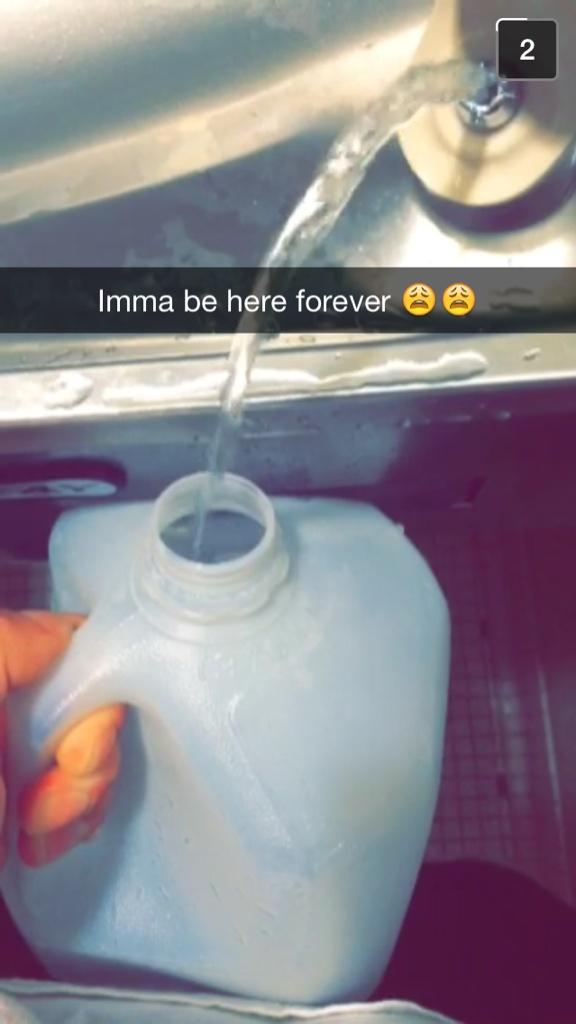 CustmNutrition's tweet image. At the water fountain in the gym like